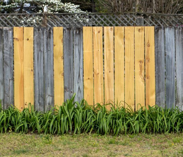 We do Fence Work - KCD Handyman Services, LLC, - Services: Brandon, Seffner, Thonotosassa, Palm River, Mango, Plant City, Dover, Valrico, Fish Hawk, South Tampa, Apollo Beach, Riverview, Turkey Creek, Temple Terrace FL